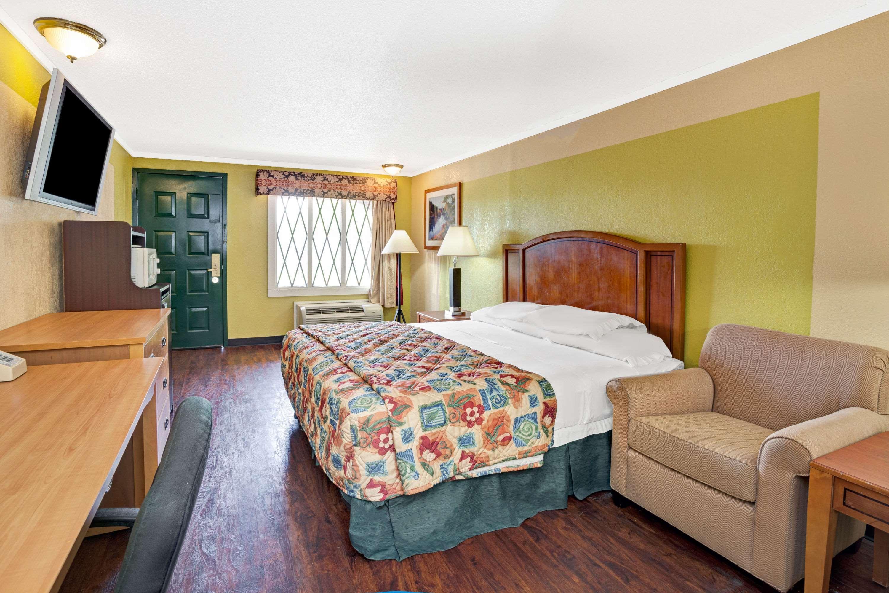 Knights Inn - Madison Heights Buitenkant foto