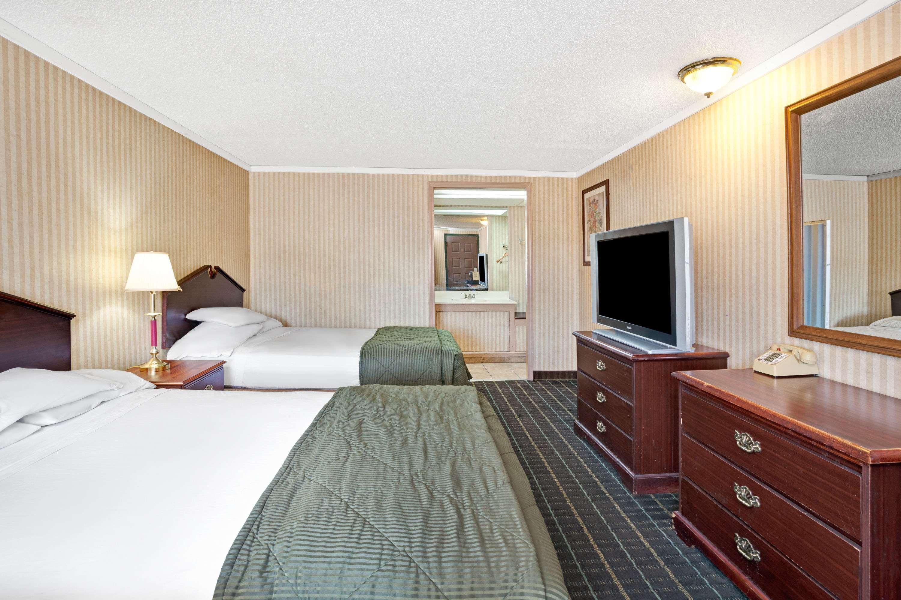 Knights Inn - Madison Heights Buitenkant foto