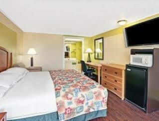 Knights Inn - Madison Heights Buitenkant foto